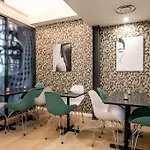 Hotel Eiffel Mademoiselle Paris