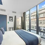 Eiffel Mademoiselle Hotel