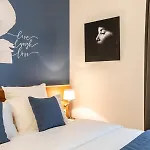 Eiffel Mademoiselle Hotel
