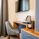 Hotel Eiffel Mademoiselle