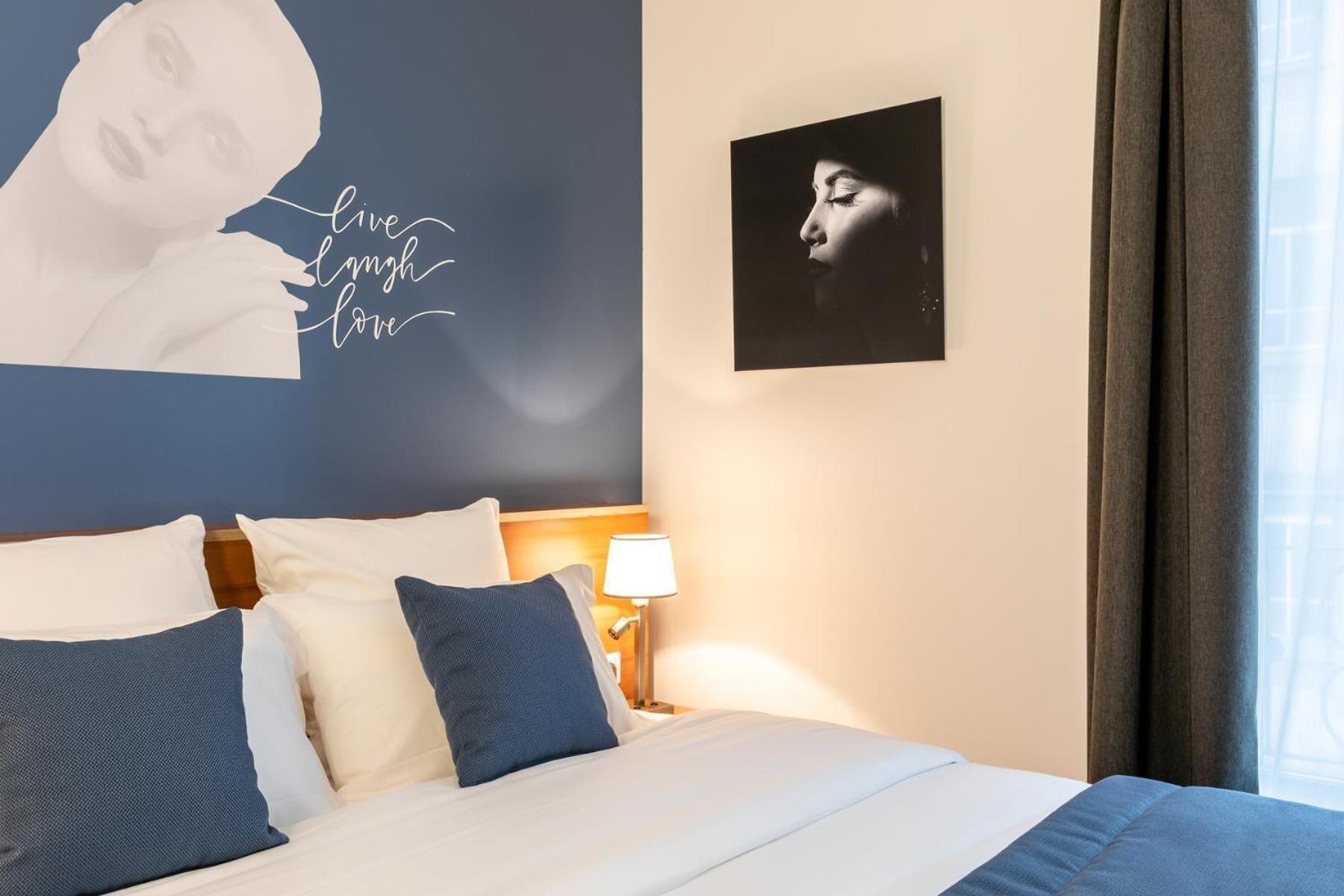 Eiffel Mademoiselle Hotel