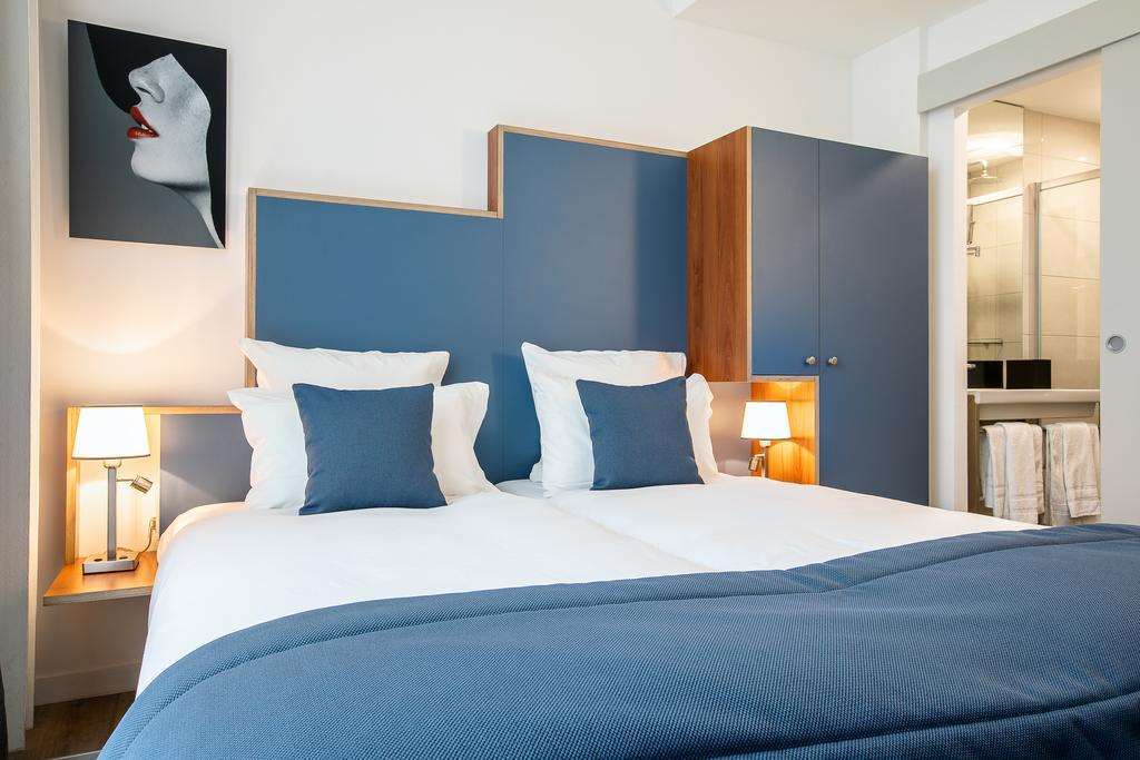 Eiffel Mademoiselle Parigi