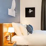 Villa Eiffel Mademoiselle