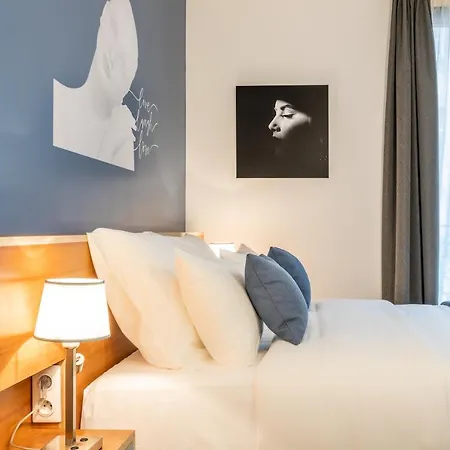 Eiffel Mademoiselle Hotel Parigi