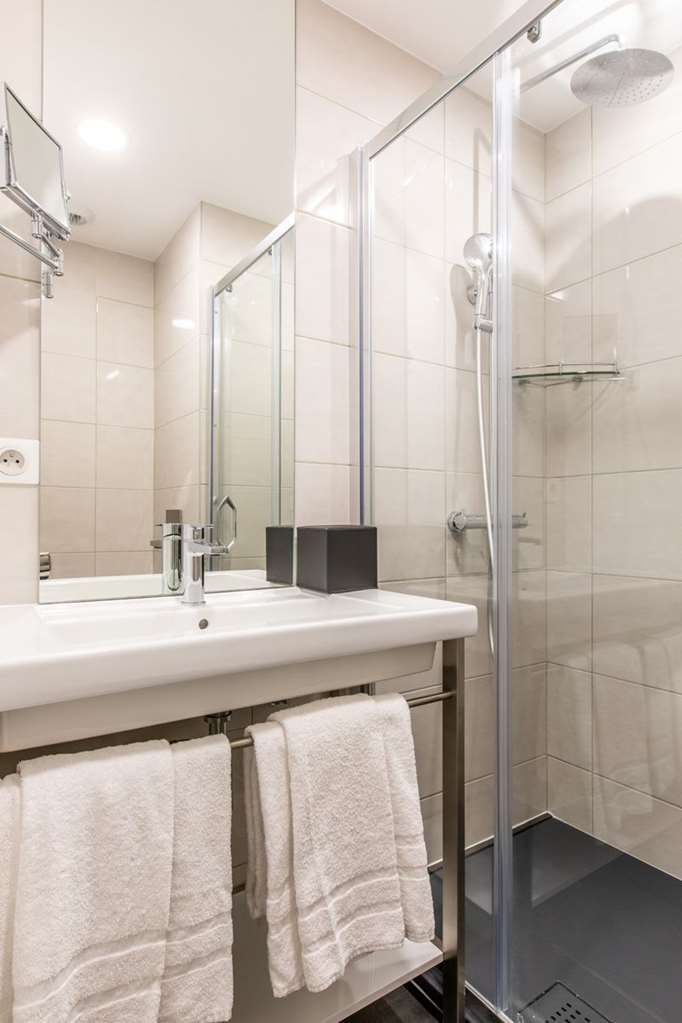 Eiffel Mademoiselle Hotel