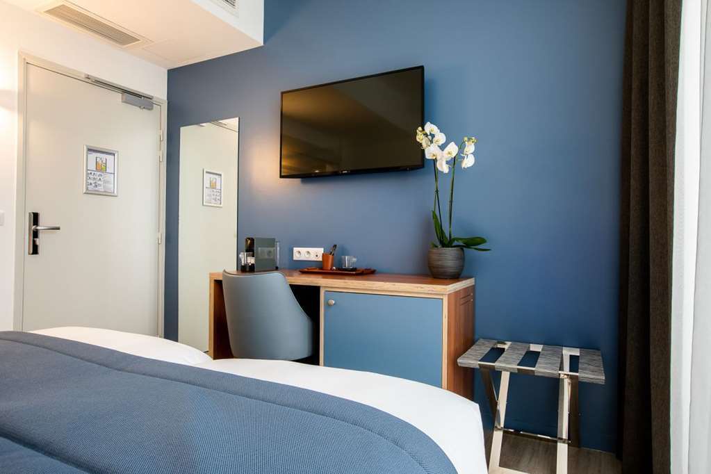 Eiffel Mademoiselle Paris