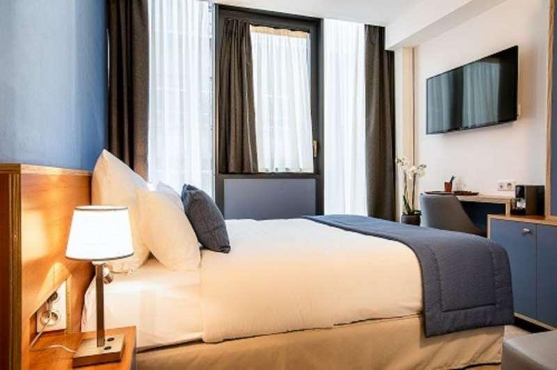 Hotel Eiffel Mademoiselle Paris